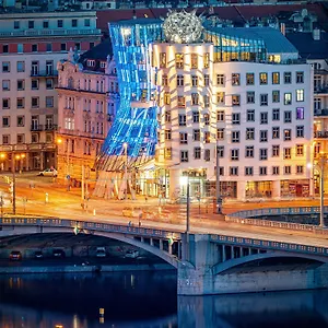 Dancing House - Tancici Dum Otel